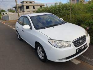 car - hyundai Elantra - Luxury Cars