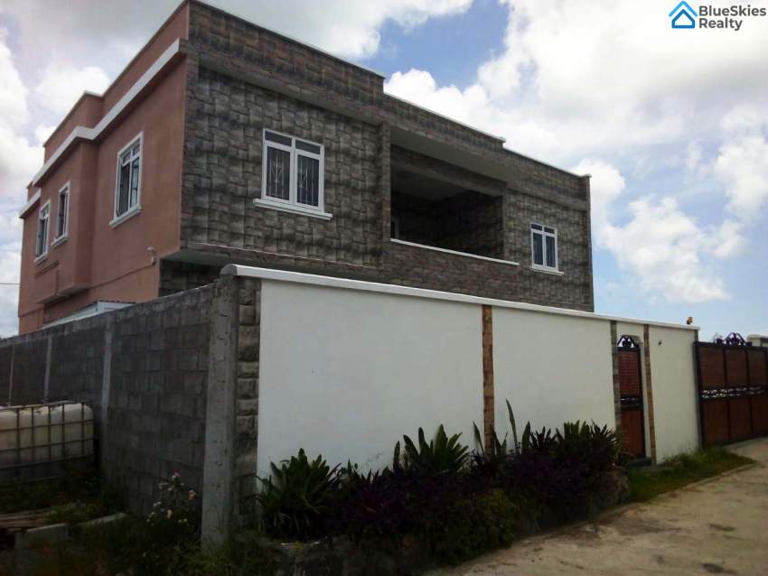 Villa à Vendre à Mon Choisy on Aster Vender