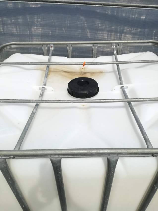 IBC (Intermediate Bulk Container) - 2 - Plastic  on Aster Vender