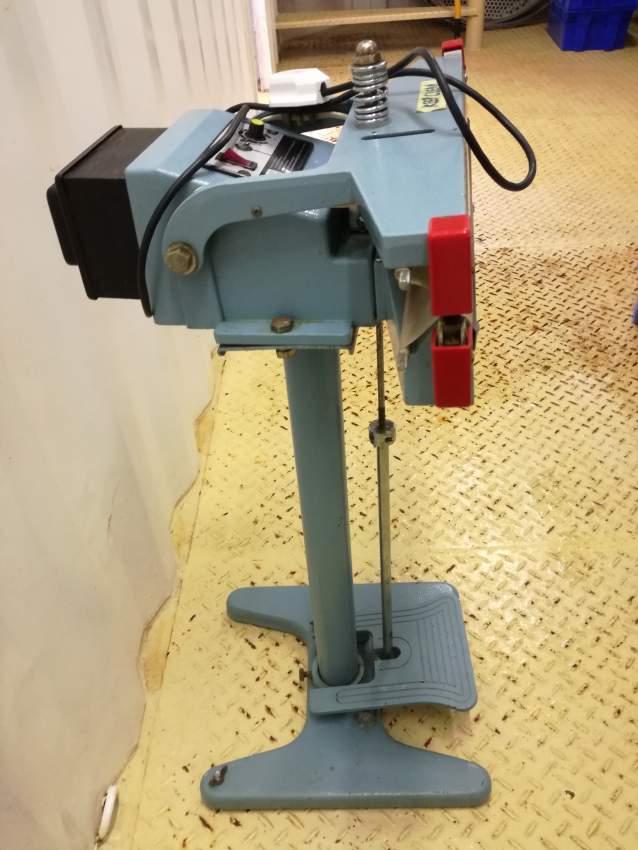 Foot pedal sealing machine - 1 - Other machines  on Aster Vender