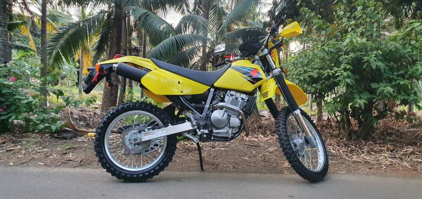 SUZUKI DR-Z 250 - 1 - Sports Bike  on Aster Vender