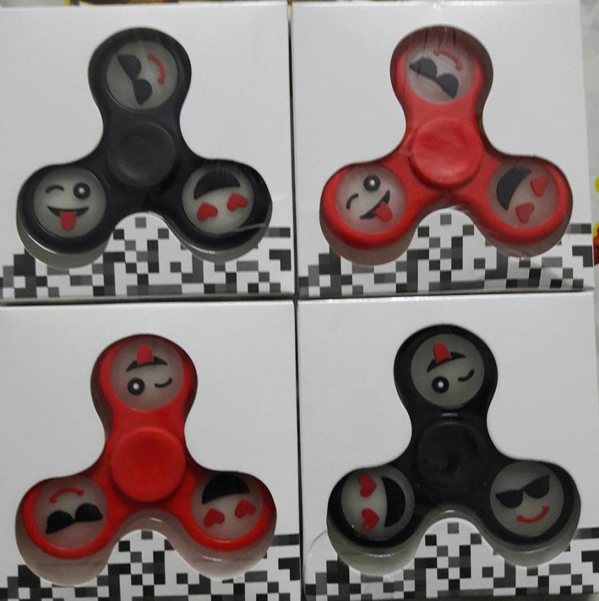 FOR SALE [WHOLESALE & RETAIL] FIDGET SPINNER (CERAMIC & PLASTIC ) @ COMPETITIVE PRICES - PORT LOUIS - 1 - Fidget spinners  on Aster Vender