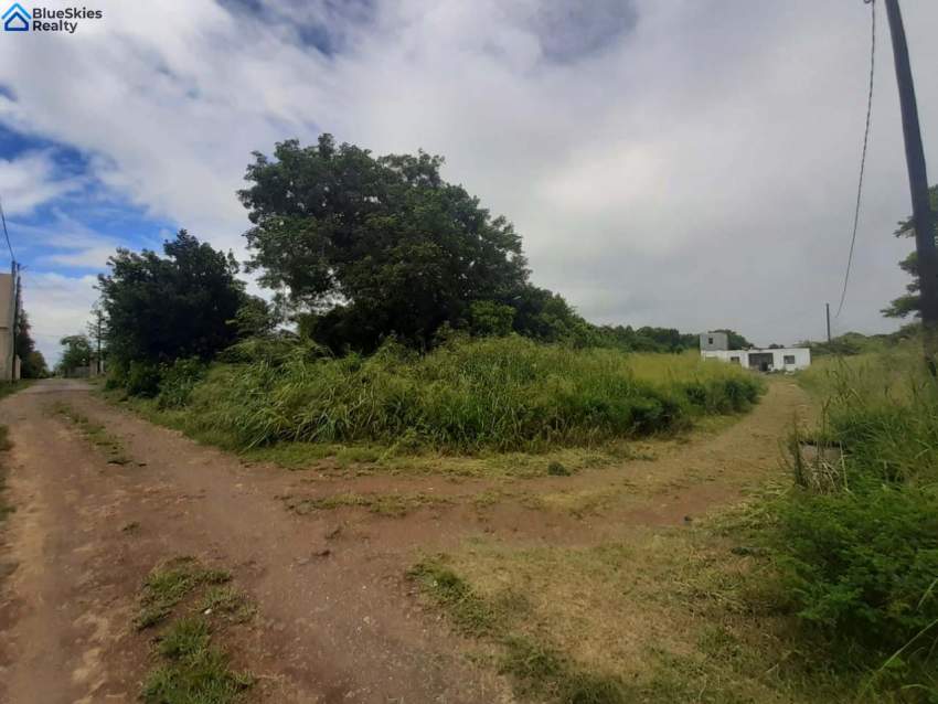 188 toises Residential Land St Francois - 1 - Land  on Aster Vender