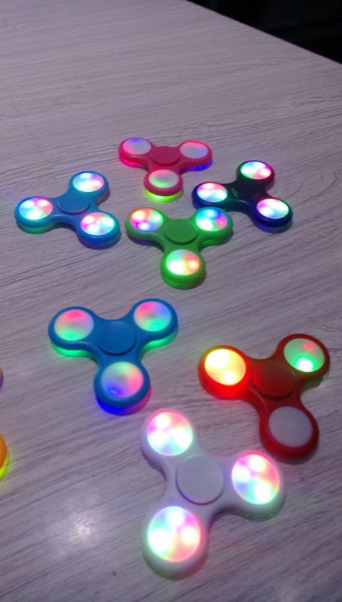 Spinner spinner we are back again new collection at ISLANDCELL MOBILE SHOP AS FROM RS 190. Region North. Call 57235050 - 0 - Fidget spinners  on Aster Vender
