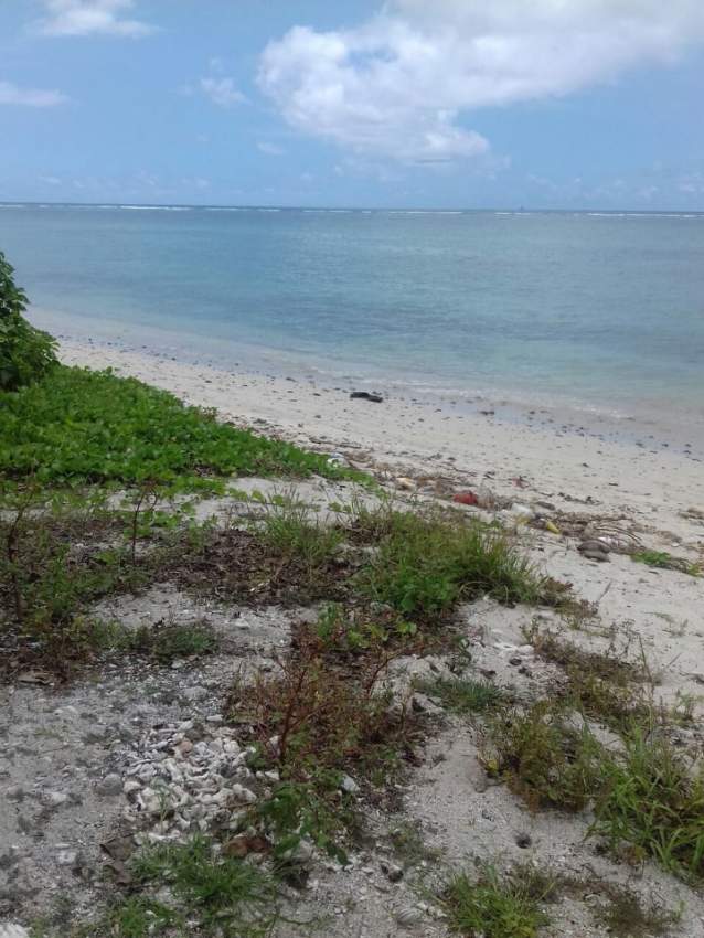 Land (pied dans l'eau) for sale at Point aux Sable in Mauritius.  - 2 - Land  on Aster Vender