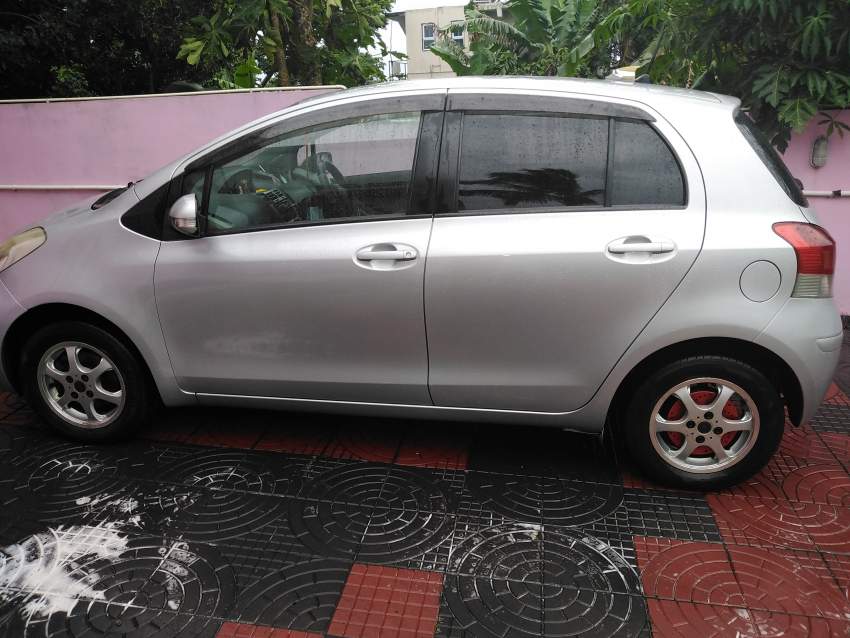 Toyota vitz 08 1000cc on Aster Vender