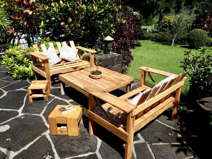 Recycled Pallet Wood Furniture - Woodworking & Carpenter at AsterVender