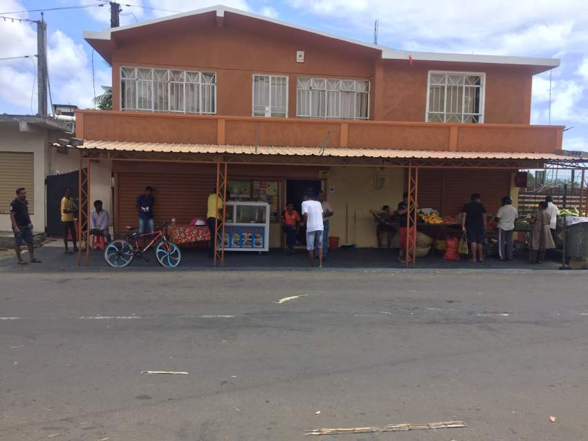 Business with licenses and Seafront House! Selling Due to Old Age - 2 - House  on Aster Vender