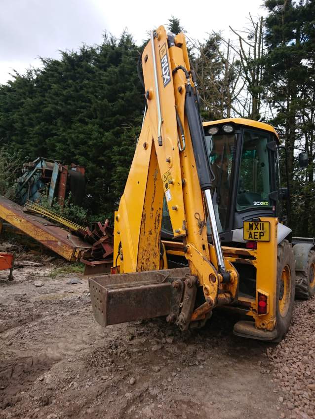 JCB 3CX - 0 - Excavator & Loader  on Aster Vender