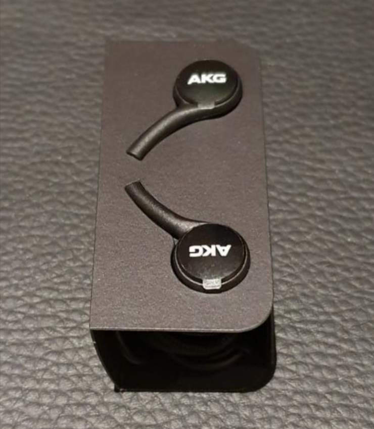 Earphone AKG  - 0 - Other phone accessories  on Aster Vender