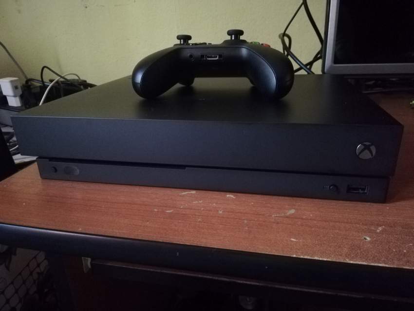 Xbox One X - 1 - Xbox One  on Aster Vender