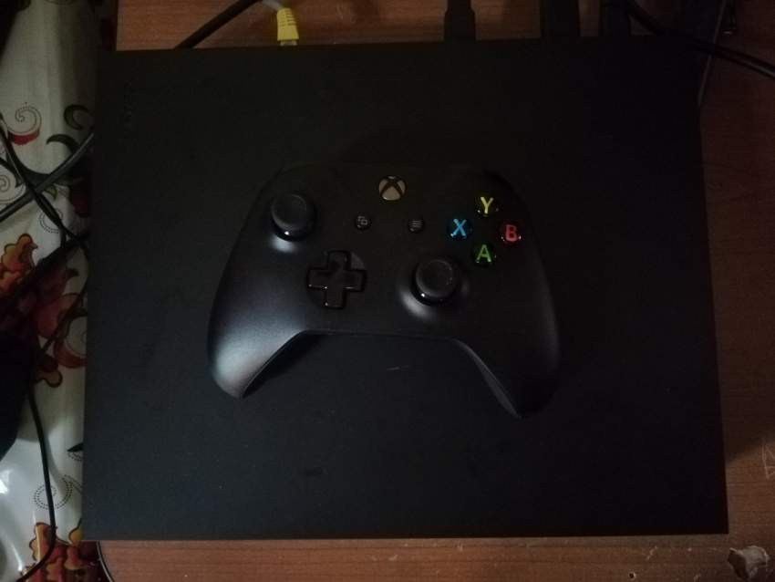 Xbox One X - 3 - Xbox One  on Aster Vender