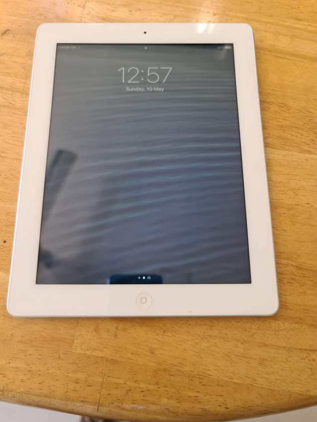Promo: iPad 4th Gen(Wi-Fi + Cellular). In excellent condition. - 0 - iPhones  on Aster Vender
