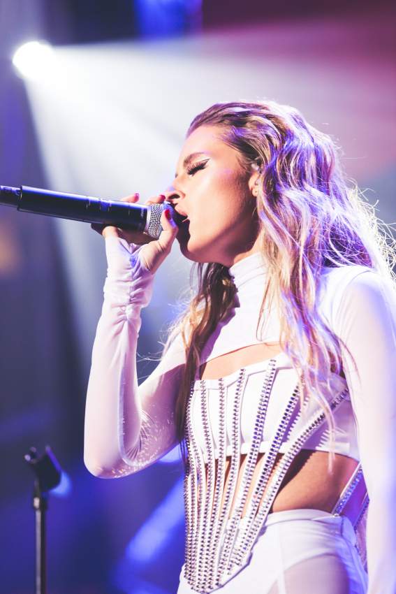 Professional karaoke singer - 0 - Events  on Aster Vender