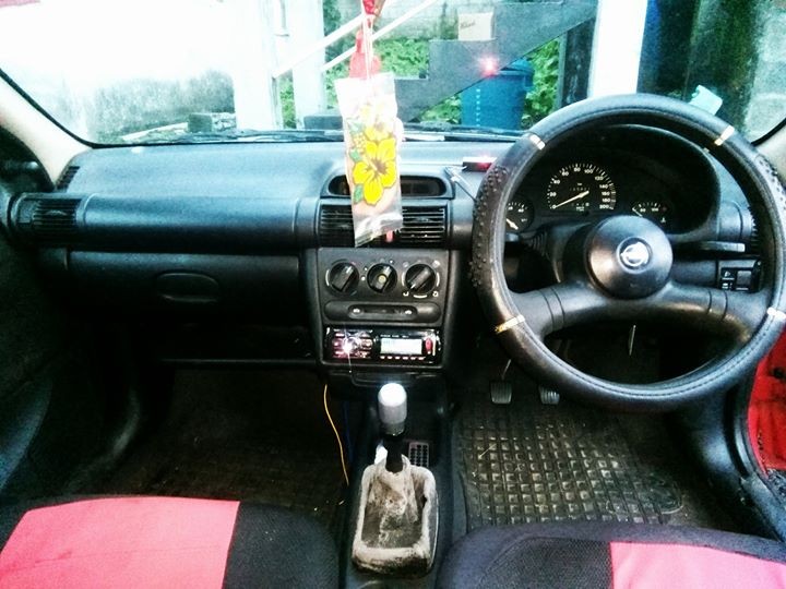 A vend opel Corsa yr00 injection - 2 - Compact cars  on Aster Vender