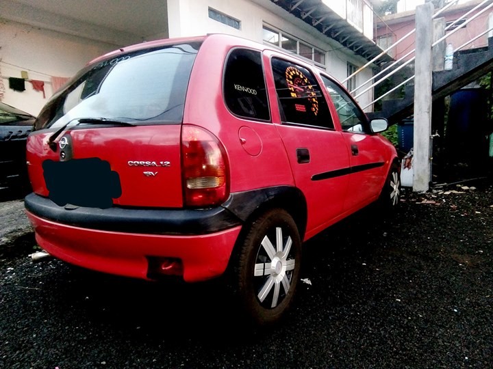 A vend opel Corsa yr00 injection - 1 - Compact cars  on Aster Vender