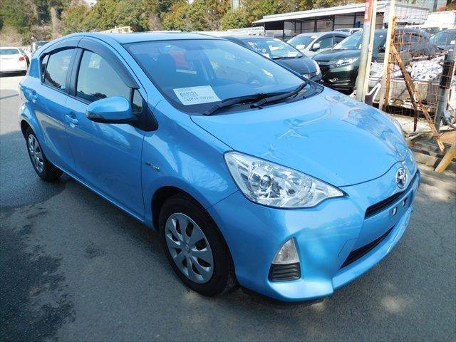 TOYOTA AQUA (PRIUS C) 2014 1490CC 46,000KM LIGHT BLUE - 0 - Family Cars  on Aster Vender