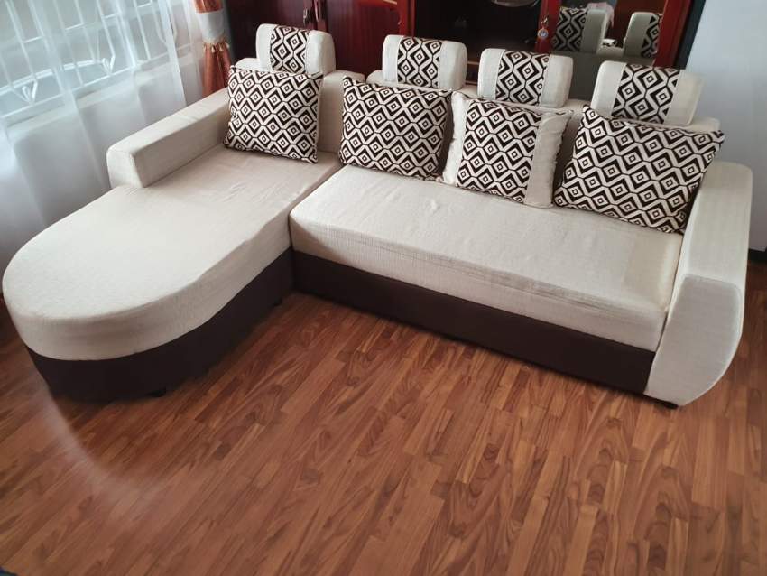Sofa with lounger (price negotiable) - 0 - Sofas couches  on Aster Vender