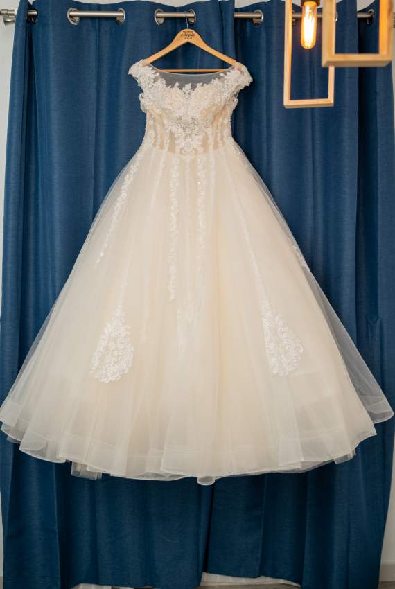 Bridal Dress - 1 - Wedding clothes  on Aster Vender