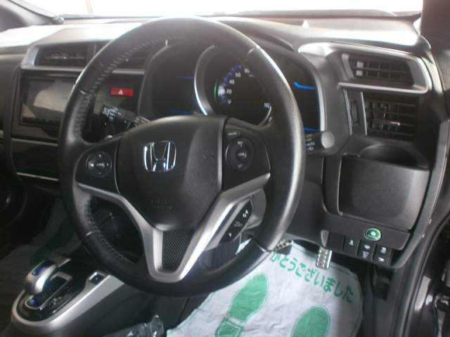 HONDA FIT HYBRID S PACKAGE  - 5 - Family Cars  on Aster Vender