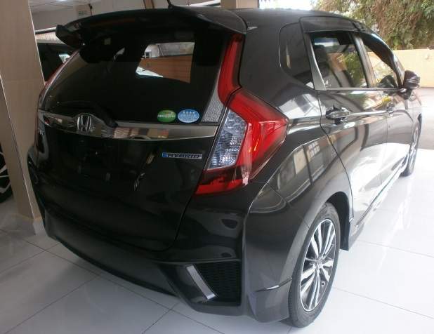HONDA FIT HYBRID S PACKAGE  - 2 - Family Cars  on Aster Vender