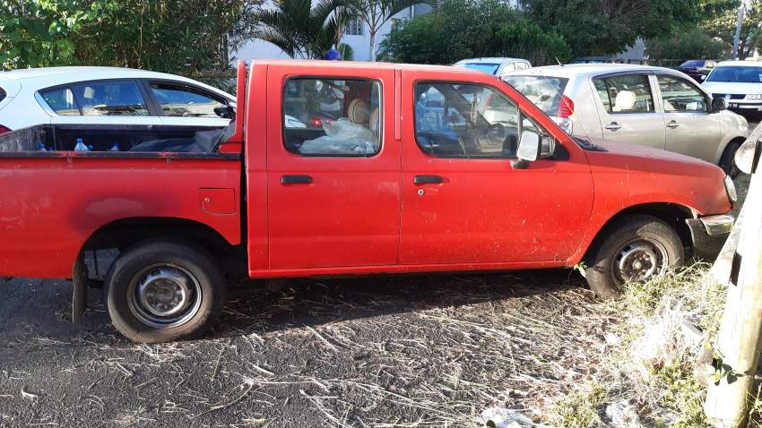 Nissan 2×4 - 2 - Small trucks (Camionette)  on Aster Vender