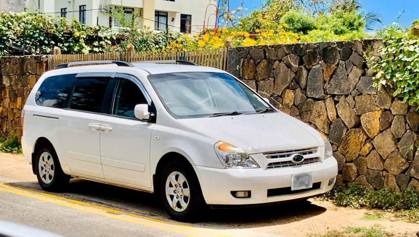 kia carnival 6seater year 2012 for sale  - 0 - Family Cars  on Aster Vender