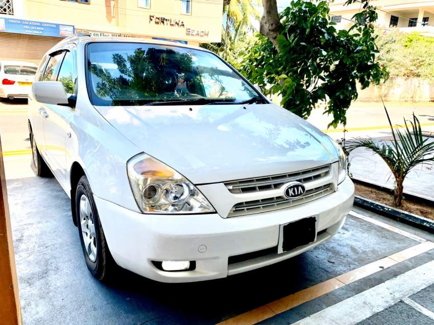kia carnival 6seater year 2012 for sale  - 4 - Family Cars  on Aster Vender