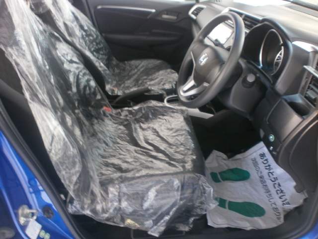 Honda Fit - 4 - Family Cars  on Aster Vender