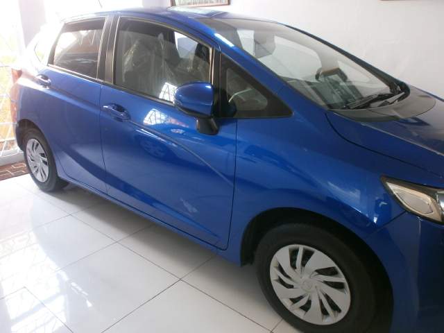 Honda Fit - 1 - Family Cars  on Aster Vender