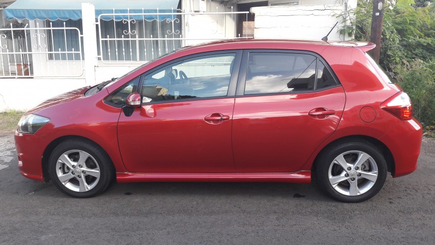 Toyota Auris 1500 cc for sale (Year 2010 - Mileage 36000 km) (Call after 6 p.m or WhatsApp) - PRICE NEGOTIABLE - 7 - Luxury Cars  on Aster Vender