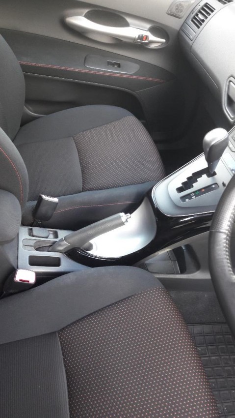 Toyota Auris 1500 cc for sale (Year 2010 - Mileage 36000 km) (Call after 6 p.m or WhatsApp) - PRICE NEGOTIABLE - 1 - Luxury Cars  on Aster Vender