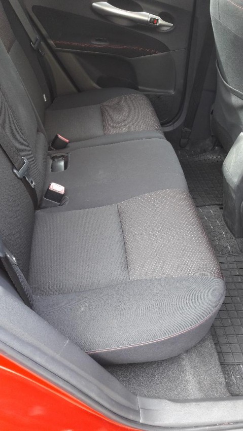 Toyota Auris 1500 cc for sale (Year 2010 - Mileage 36000 km) (Call after 6 p.m or WhatsApp) - PRICE NEGOTIABLE - 5 - Luxury Cars  on Aster Vender