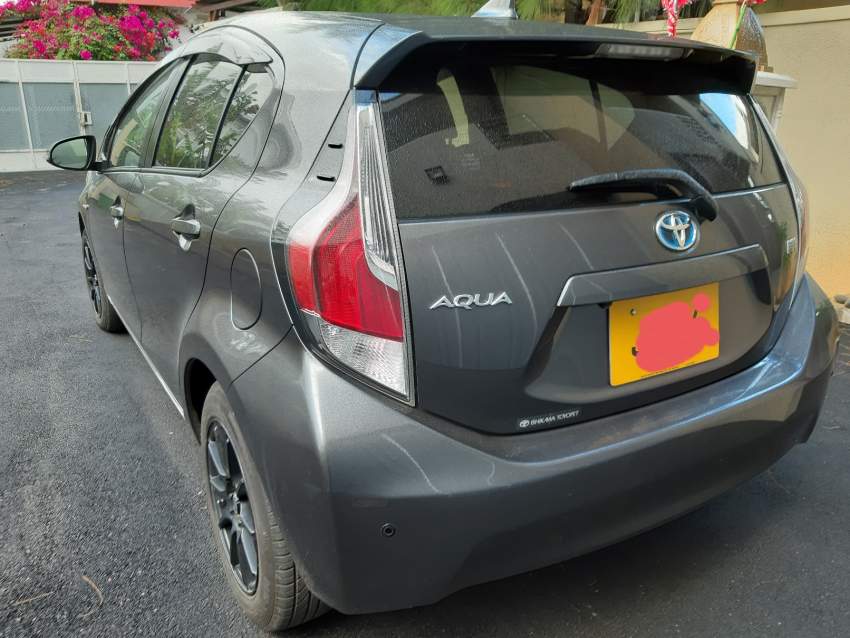 Toyota aqua 2016 - 2 - Compact cars  on Aster Vender