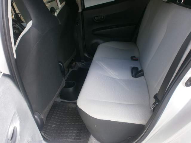 TOYOTA VITZ - 3 - Luxury Cars  on Aster Vender