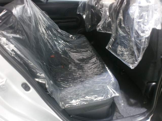 TOYOTA AQUA - 2 - Family Cars  on Aster Vender