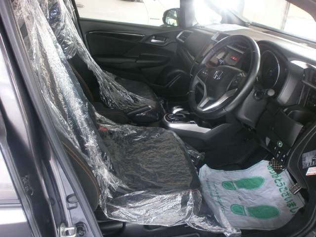 HONDA FIT HYBRID S PACKAGE  - 1 - Family Cars  on Aster Vender