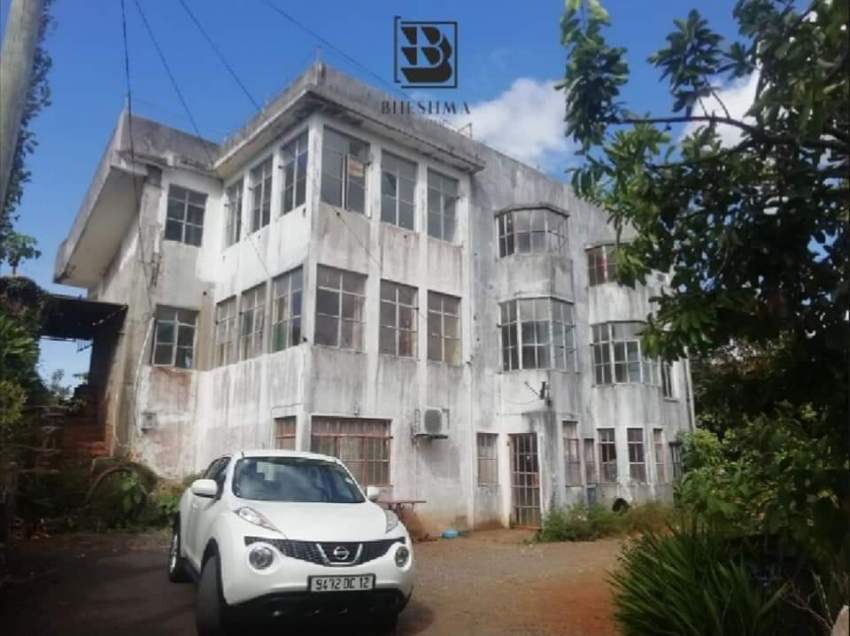 House for sale in Creve Coeur near a River @ Rs 2,500,000 - 6 - Land  on Aster Vender