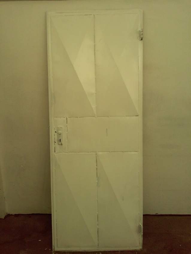 PORTE EN MÉTAL - 1M95 X 75CM on Aster Vender