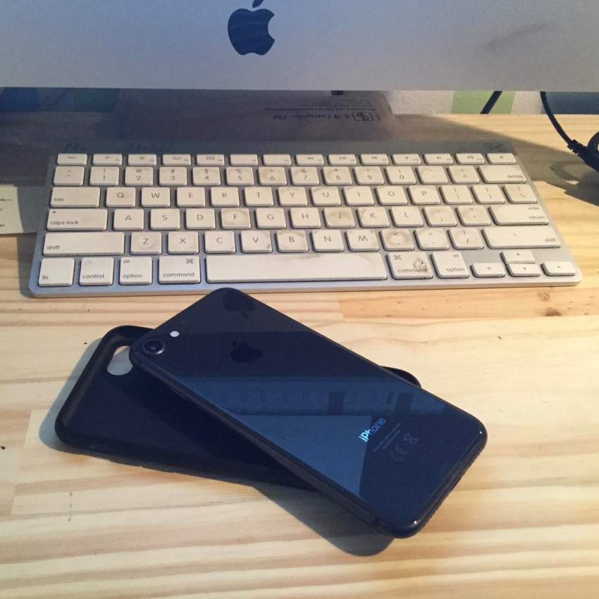 iPhone 8 - 256GB on Aster Vender
