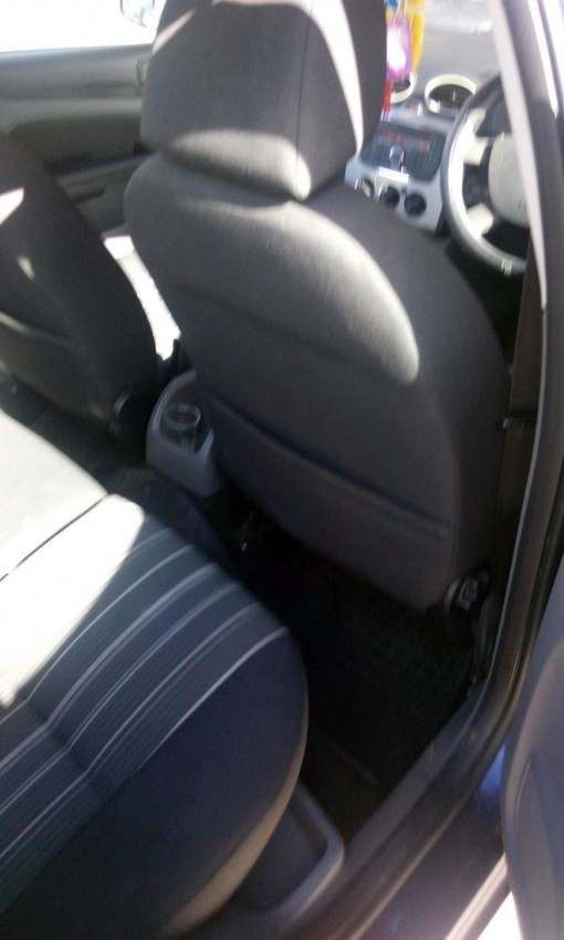 Car for sale- ford focus sedan 2012 - 4 - Family Cars  on Aster Vender