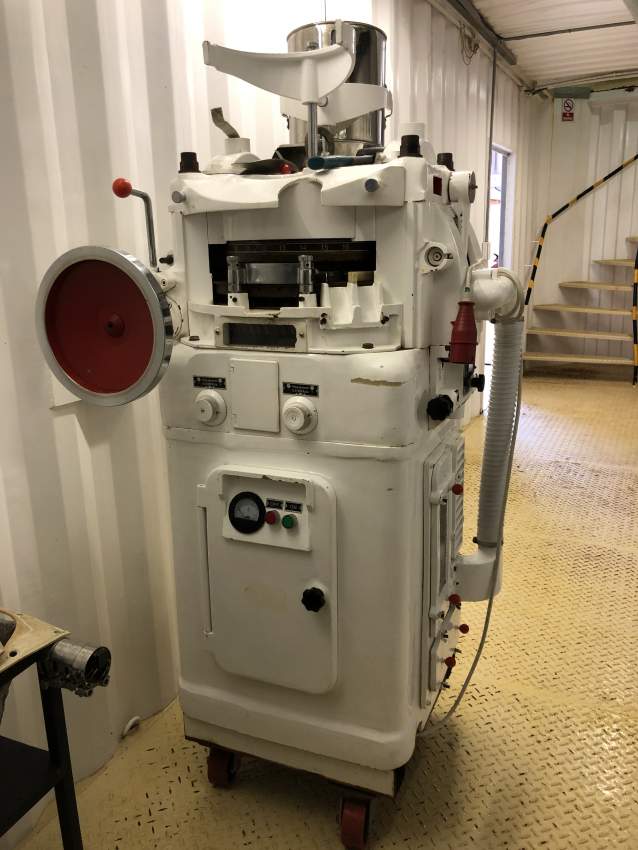 Tableting machine on Aster Vender