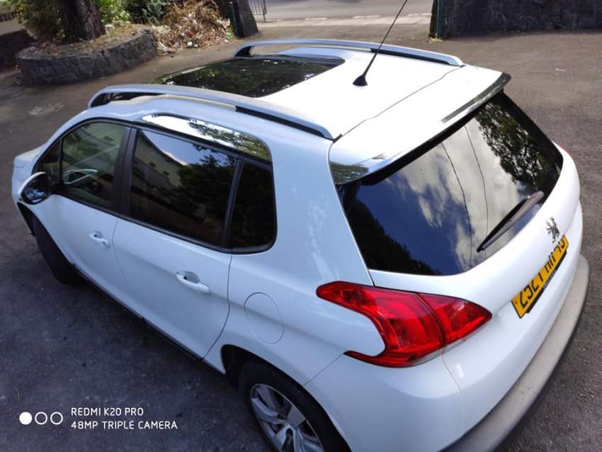 Peugeot 2008 - 2 - SUV Cars  on Aster Vender