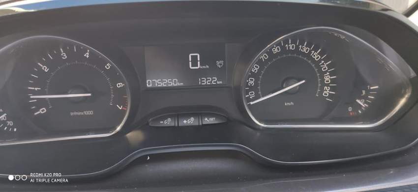 Peugeot 2008 - 5 - SUV Cars  on Aster Vender