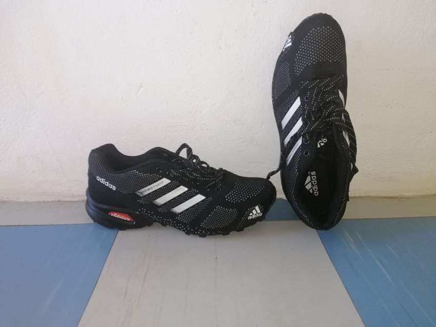 CHAUSSURES - ADIDAS - TAILLE 44 - 1 - Sneakers  on Aster Vender