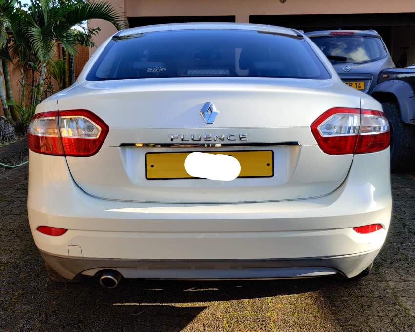 Renault Fluence 2011 - 2 - Family Cars  on Aster Vender