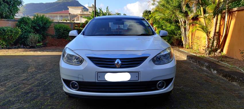 Renault Fluence 2011 - 1 - Family Cars  on Aster Vender