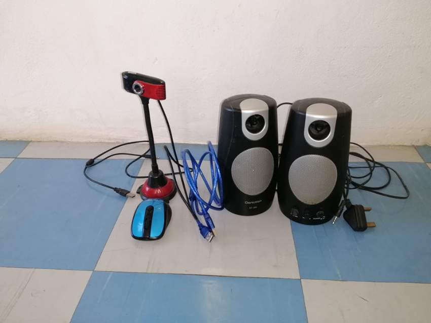 Lot d'accessoires pour ordinateur on Aster Vender