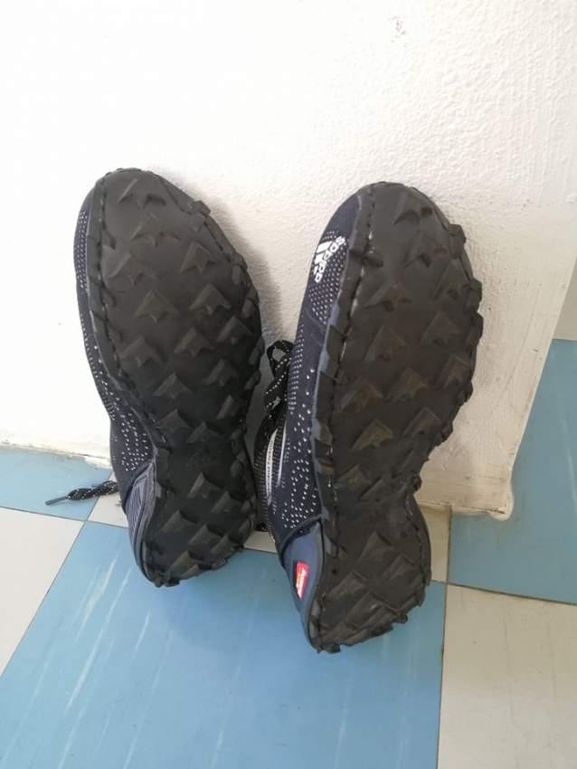 CHAUSSURES - ADIDAS - TAILLE 43 - 2 - Sneakers  on Aster Vender