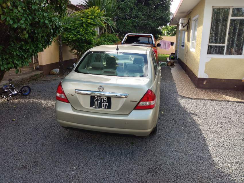 Nissan Tida on Aster Vender